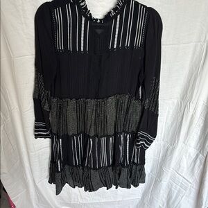 Zara Black and Gray Ruffled 3/4 Sleeve Blouse